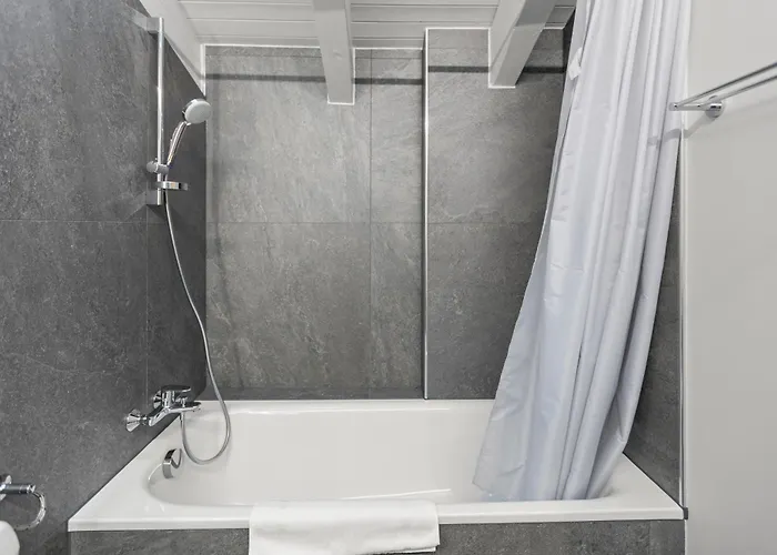 Appartement 6 Pers, Grand Rénové Avec Balcon, Vue&parking