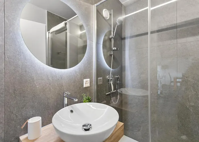 6 Pers, Grand Renove Avec Balcon, Vue & Parking Апартаменты Кран-Монтана